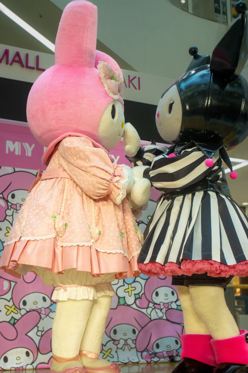 kancho_puro's tweet image. もう！マイメロ～！！

「ほっぺにクリームついてるよ！」
「ほっぺに米粒ついてるよ！」

想像は無限大～😇

#おそろいparty
#マイメロディ
#クロミ
#メロクロな関係