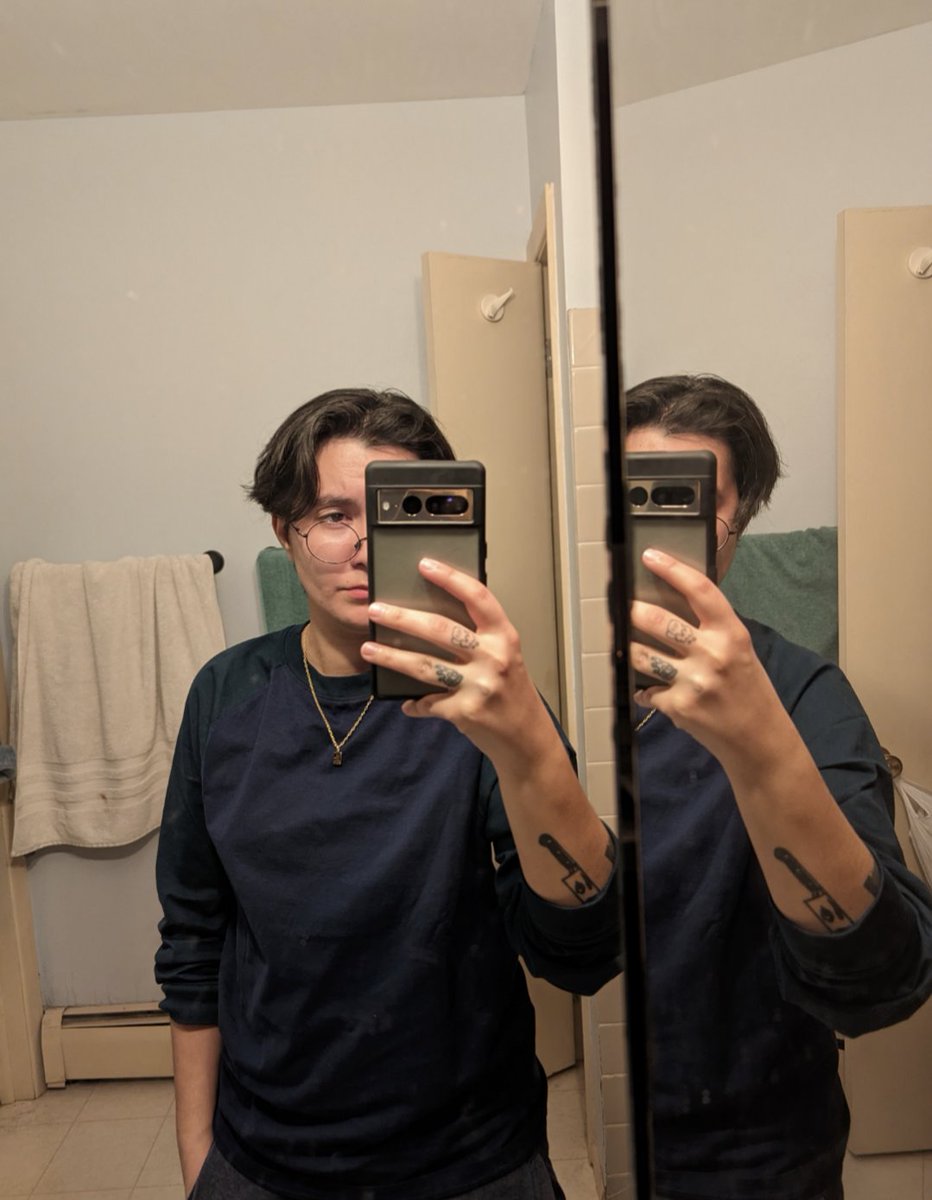 griefinstereo's tweet photo. happy #lesbianvisibilityweek this is the only way i can take selfies https://t.co/yCQo2BV1sD