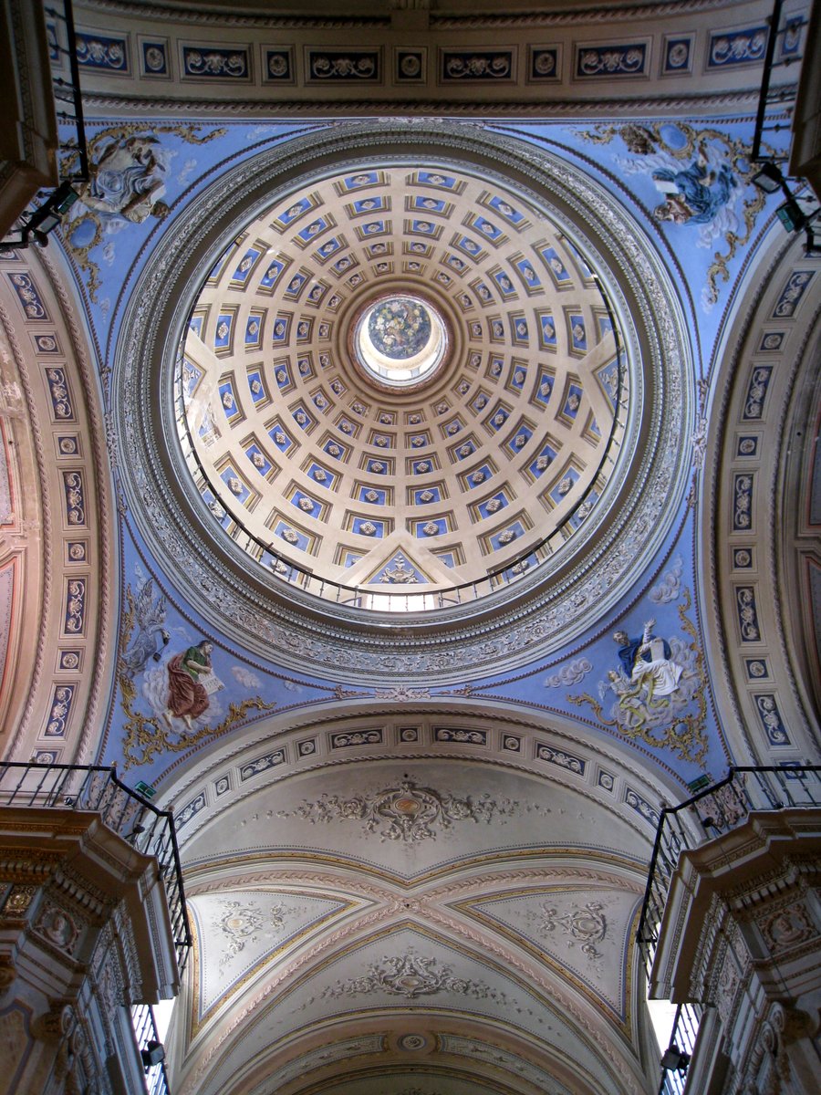 Argentinian Catholic Aesthetics tweet media