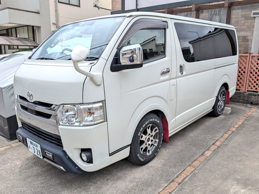 sakurakikakubiz's tweet photo. ひざ逝ったので、乗り降りだけで膝に負担がかかるレジアスエースを手放そうかと。
2リッターガソリン、5MTの変態仕様だけど誰か欲しいって人いるかな。
 #ハイエース売ります 
 #レジアスエース売ります 

そこそこ改造（公認済）してますので、詳細はまたポ���トします🫡 https://t.co/0wPmpqbjM5