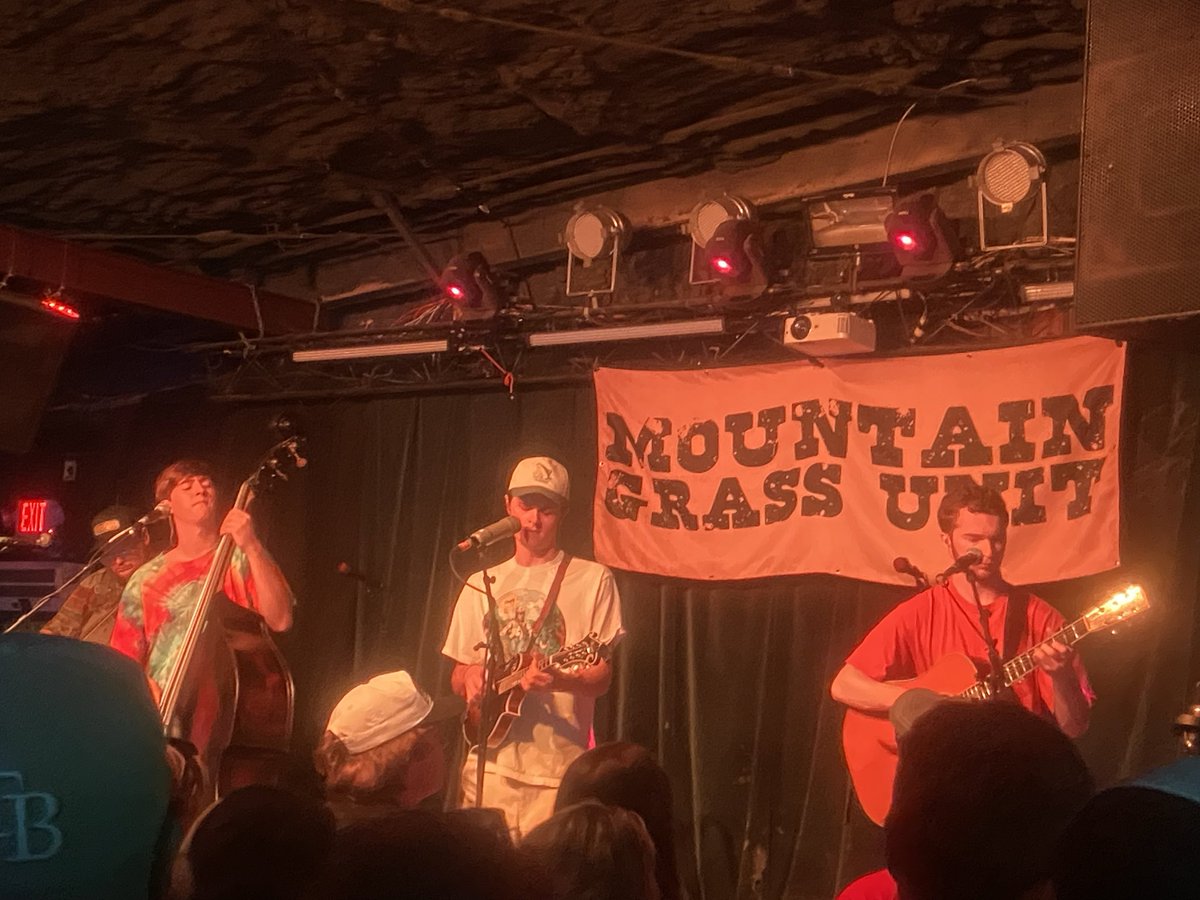 thapopejon's tweet photo. Mountain Grass Unit #Tampa #Florida #Bluegrass #MGU https://t.co/RtelY2HfE8