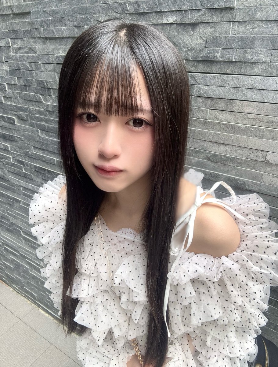 道産子少女が垢抜けを頑張った結果

←中学生(14歳)            アイドル(21歳)→