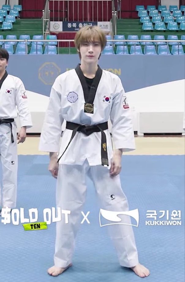 cherxtamx's tweet image. ตุวนิดเดียวเองเตนล์ 0.3 ขวบกับ 3.0 ขวบ 

#TEN #SOLDOUT #텐