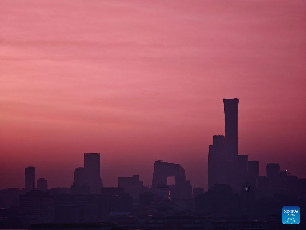 VoiceofPD's tweet image. View of morning glow over Beijing
#Beijing #morningview
More pics: en.people.cn/n3/2026/0422/c…