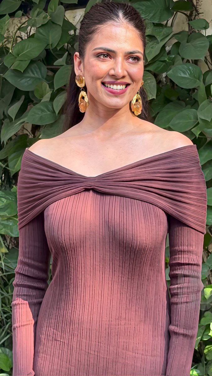 hunkhulk50's tweet image. I wanna be her Homelander ,
Malavika's Curvy figure is absolutely stunning! 😍 Her outfit perfectly highlights her gorgeous curves. ✨💖 #MalavikaMohanan 

#Wednesday