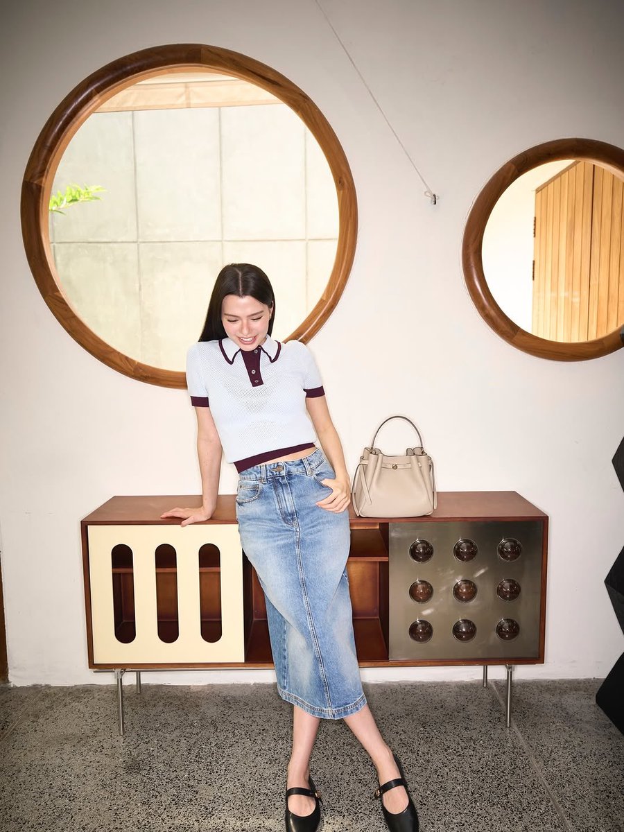 𝐵𝑒𝑒𝐲 tweet media