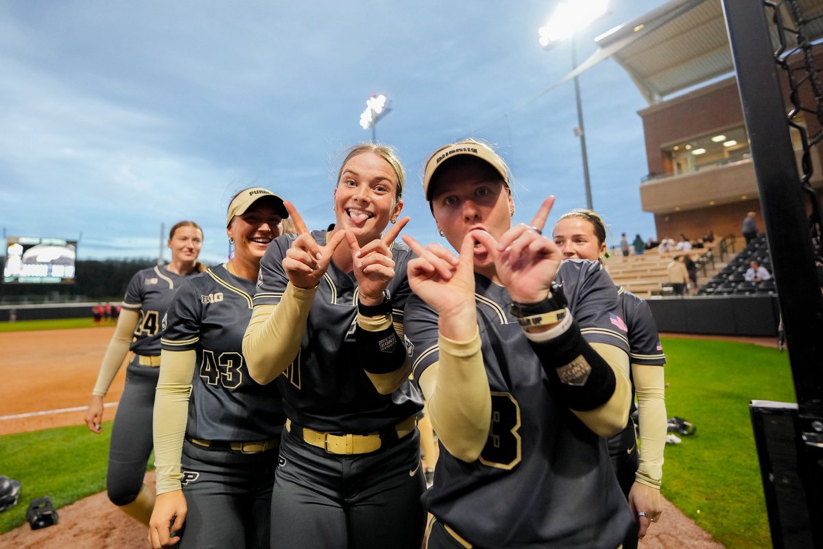 PurdueSports's tweet photo. Was a goat takeover at the ballpark today.

🐐 5 homers
🐐 New team single-season RBI record
🐐 New single-season hits record 
🐐 Softball Safari Petting Zoo https://t.co/JSTKIcYEHK
