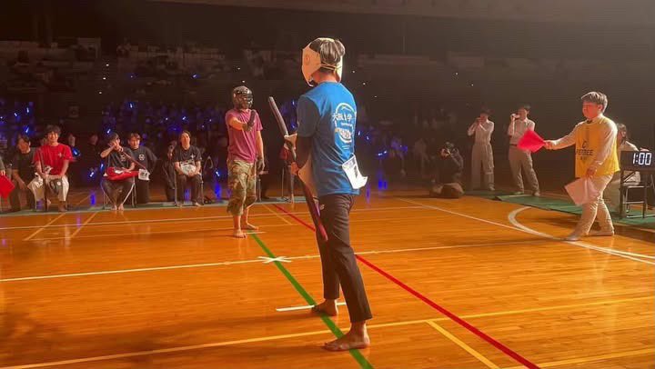 OU_SportsUnion's tweet photo. 【部活紹介⑯ スポーツチャンバラ部🌟】

▶︎部員数…2年生23人,3年生10人,4年生11人

▶︎男:女…7:3

▶︎活動日程…月水金18:00~21:00 or 17:00〜20:00
▶︎活動場所…豊中キャンパス,柴原体育館など
(大会や合宿などもあります！)
#春から阪大
#阪大部活
#部活紹介 https://t.co/7ww6a3k6DU