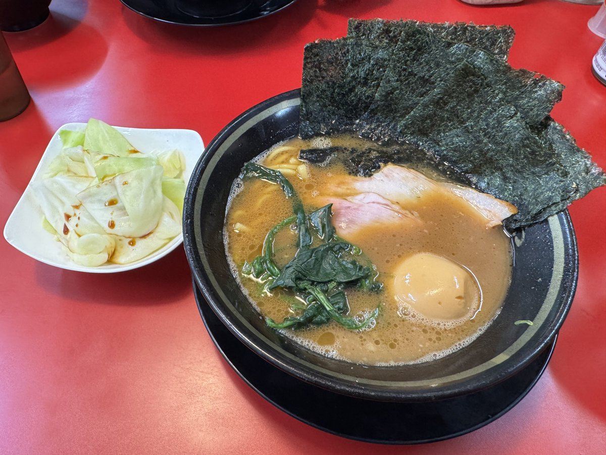 今日の昼食は、王道家 取手 へ～🍜

柏のトゥアンさんがいて、私が外待ちの時から覗いてきていてびっくり🤣

松本さんも、いつもありがとうございます🙇⤵

今回も美味しかったです👍
ご馳走様でした🙇⤵