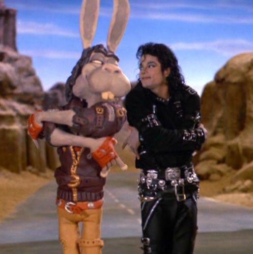 e eu que recriei a foto do michael com o spike em speed demon? eu amo os fãs do michael jackson! 
simplesmente levaram a lenda para assistir o filme! 
GET YOUR TICKET RIGHT!