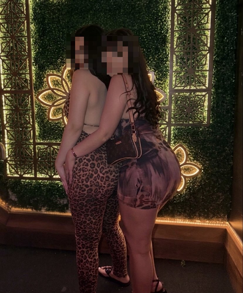 ariesxlibra69's tweet photo. Rt if you think you can handle us together ✂️👯

#3sum #latinas #baddies #booty https://t.co/ZaQcyWeIjS