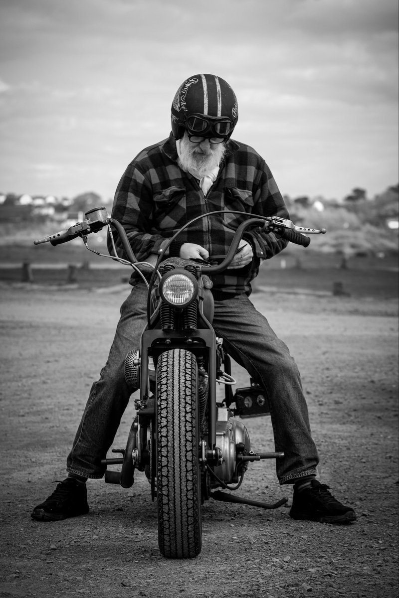 thisdevon's tweet photo. In keeping with my #beachportraits lovely to meet Dom today , he was taking in the view and very kindly showed me his custom #harleydavidsonmotorcycles #devon #this_devon @unionroadmotovelo @bikeshedmotoco @redwing @harleydavidson.motorcycles 

He’s a battler &amp; musician 👊 https://t.co/keK57L9bzn