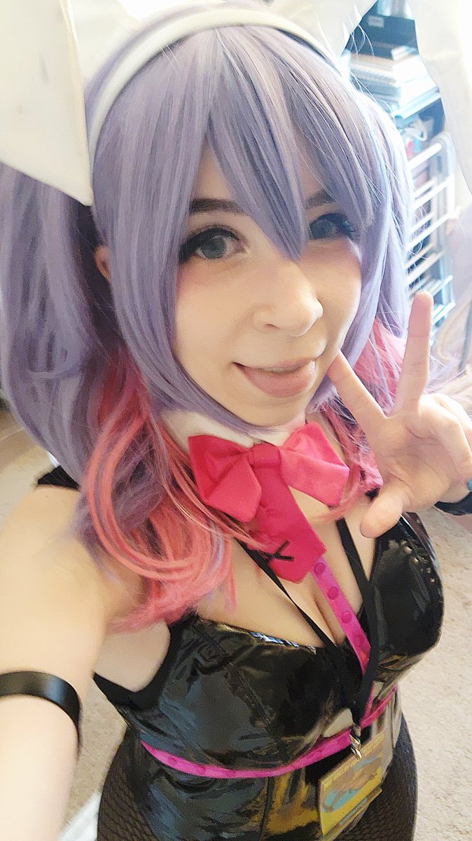 jenjenrose_art's tweet photo. First time in ages both vending and cosplaying at a con! 
Just a small one, but still a ton of fun~ https://t.co/wdcBJarIRD