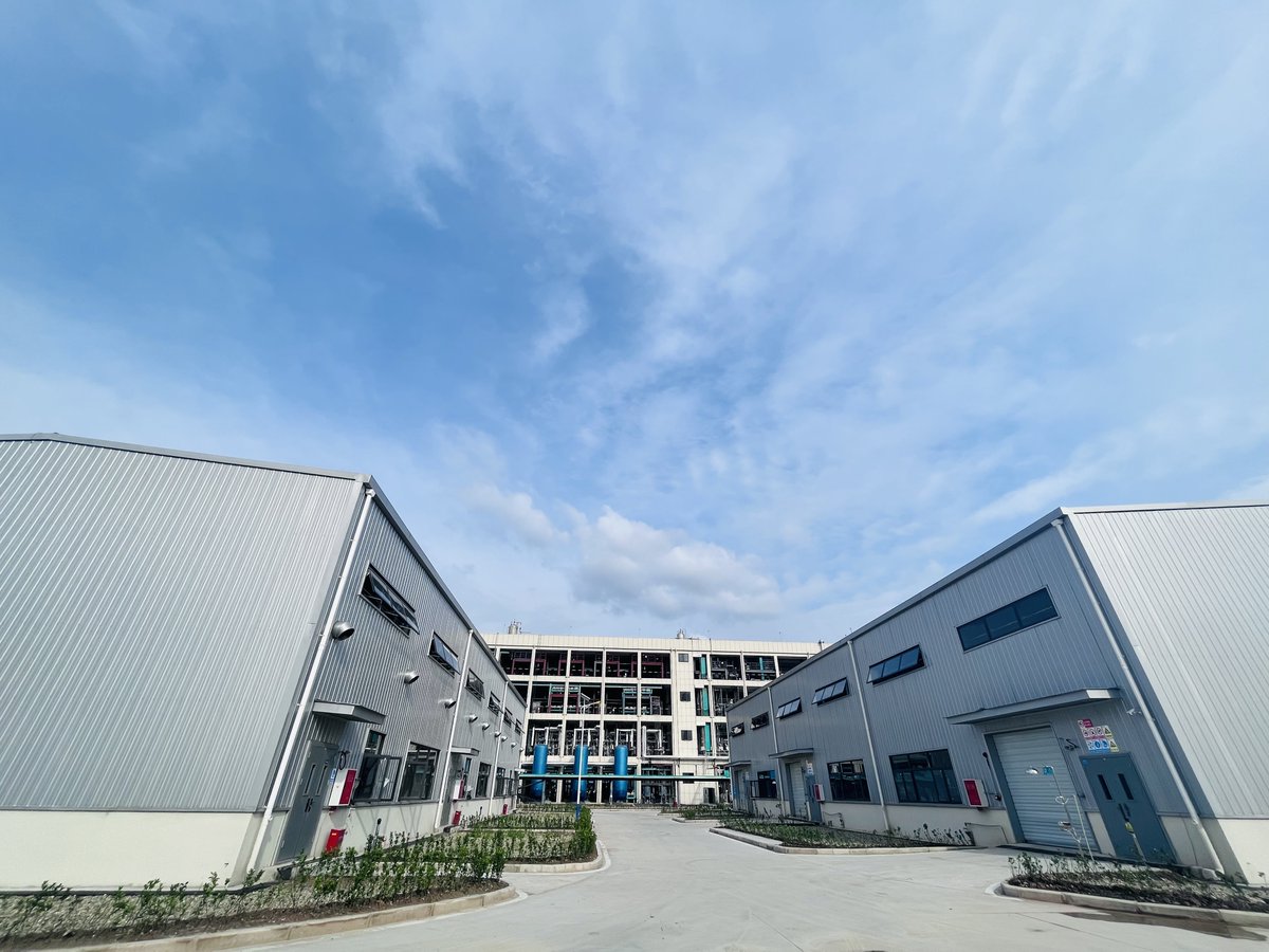 KINGRANDE2026's tweet image. Kingrande combines 20+ years of R&amp;amp;D with scalable production of FKM, PFPE &amp;amp; FSA to support automotive, electronics &amp;amp; energy industries with reliable material solutions. 
🌐 kingrande.com📧 j.kwok@cgfse.com
#kingrande #advancedmaterials #fkm #pfpe #fsa