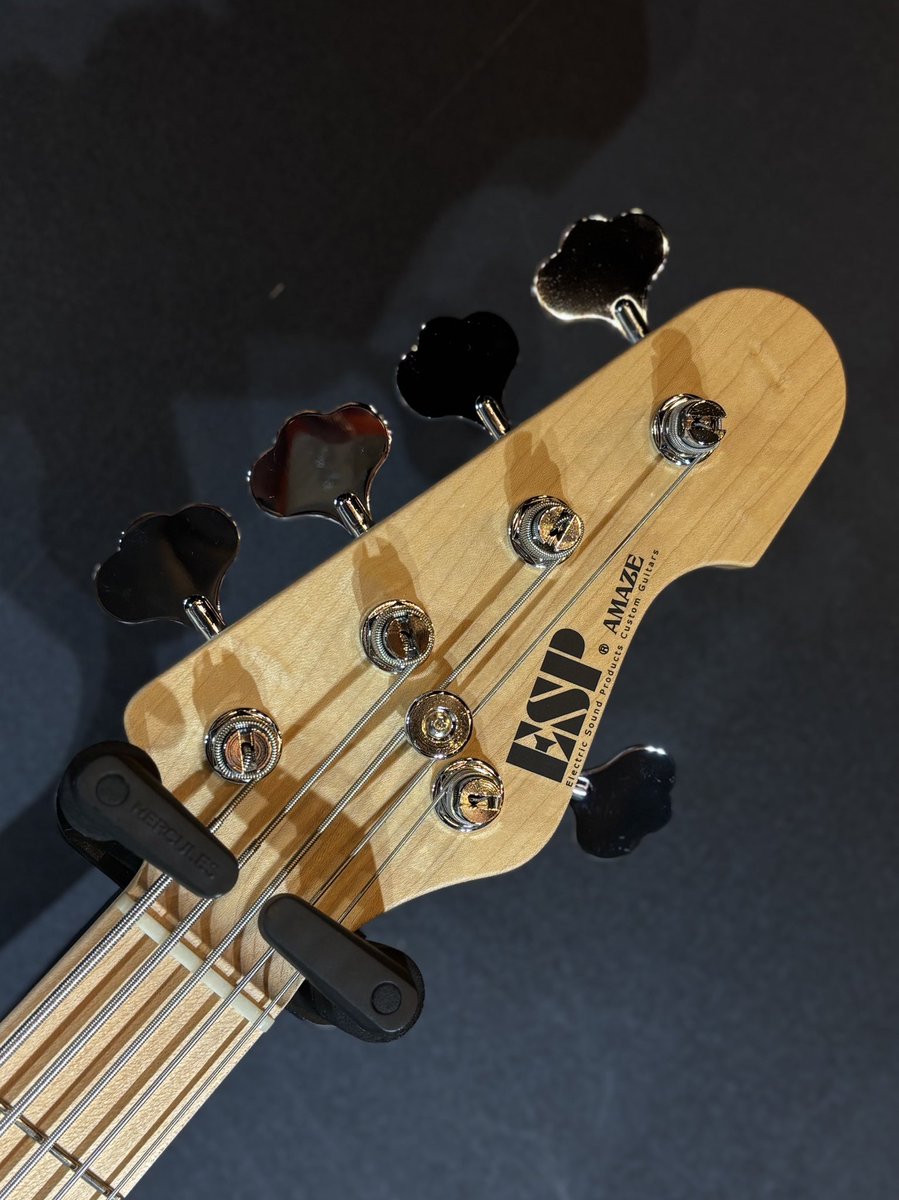 espcustomshop's tweet image. 【商品情報！】

ESP (イーエスピー)
AMAZE-AS-5
Driftwood Blue w/Black Filler

【#BBonline】
bigboss.jp/store/products…

#espguitars #BASS #AMAZE