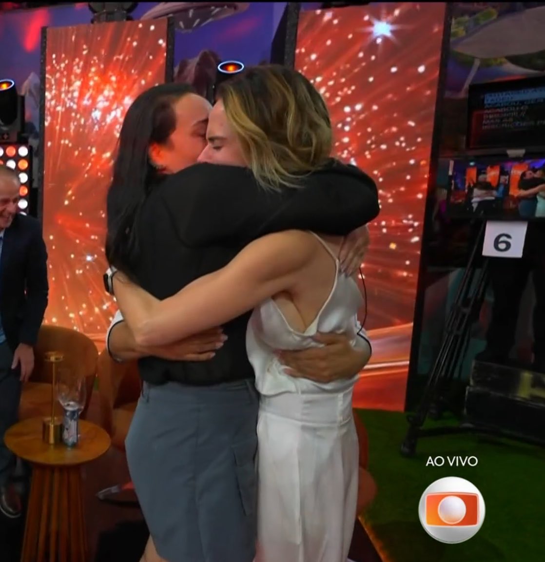 O que Ana Paula está fazendo? tweet media