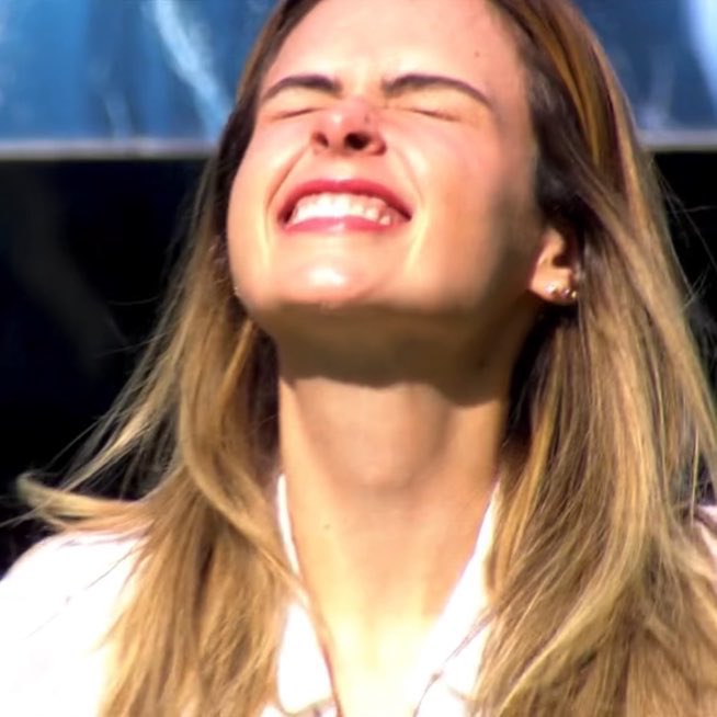 Iluminada !!!!
Sabe aquele grito preso há 10 anos ?
É campeã caralhoooooo 
Ana Paula é campeã caralhoooooo. 
#AnaPaulaCampeã 
#BBB26 
#FinalBBB