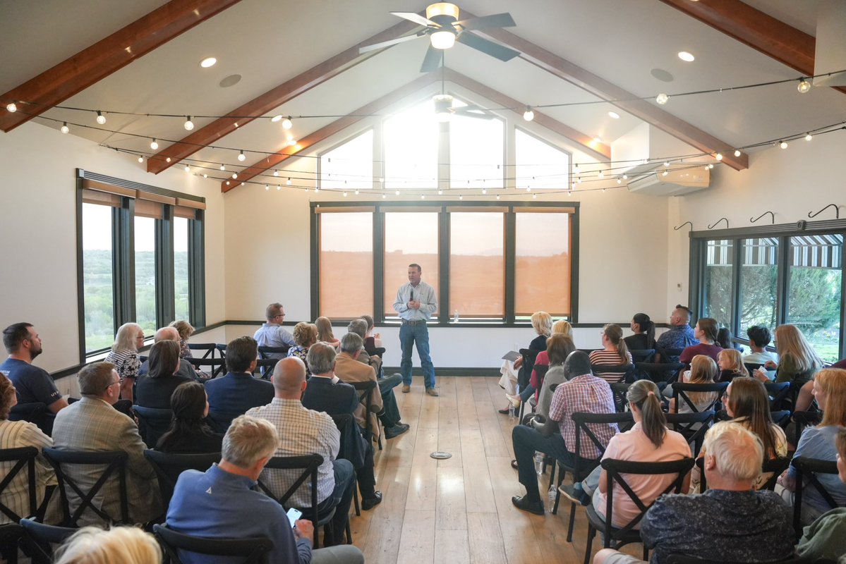 Karianne Lisonbee tweet media