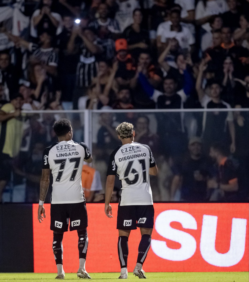 Corinthians's tweet photo. 🏴󠁧󠁢󠁥󠁮󠁧󠁿🕺🏽🕺🏽🇧🇷

📸 Rodrigo Coca / Corinthians

#VaiCorinthians https://t.co/Spgq8JlaPw