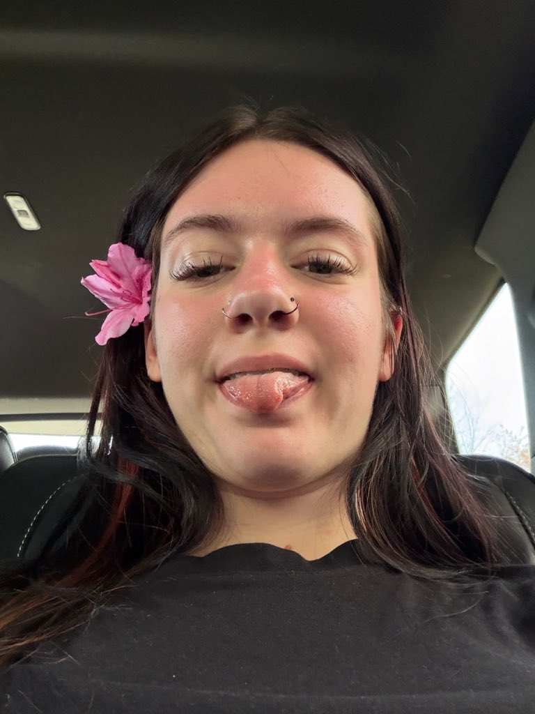 lily🍑 tweet media