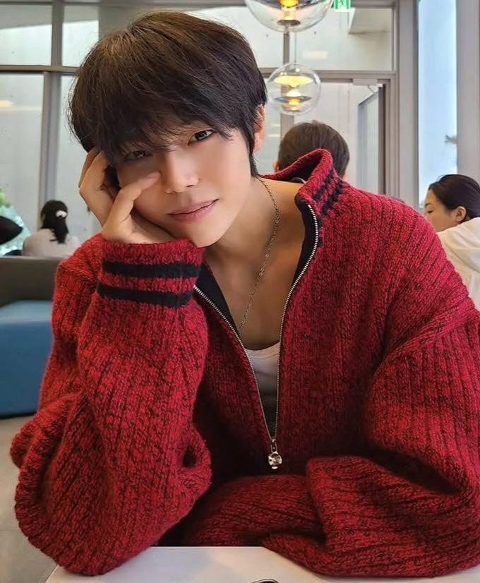 yenseuuuu's tweet image. i just know they’ve looked at each other like that so many times #singlesinferno5