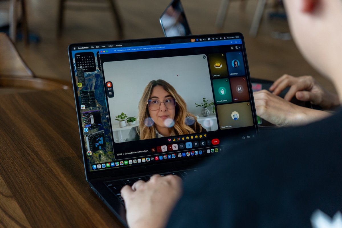Then later in the afternoon, <a href="/MarijaHolt/">Marija Holt</a> , Product Designer at <a href="/solflare/">Solflare - The Solana Wallet</a> dialed in live 🎙️

You built a powerful feature. Users ignore it.
Her session broke down exactly when and how to surface what you built so your Demo Day pitch actually lands.

Complexity isn't the enemy.