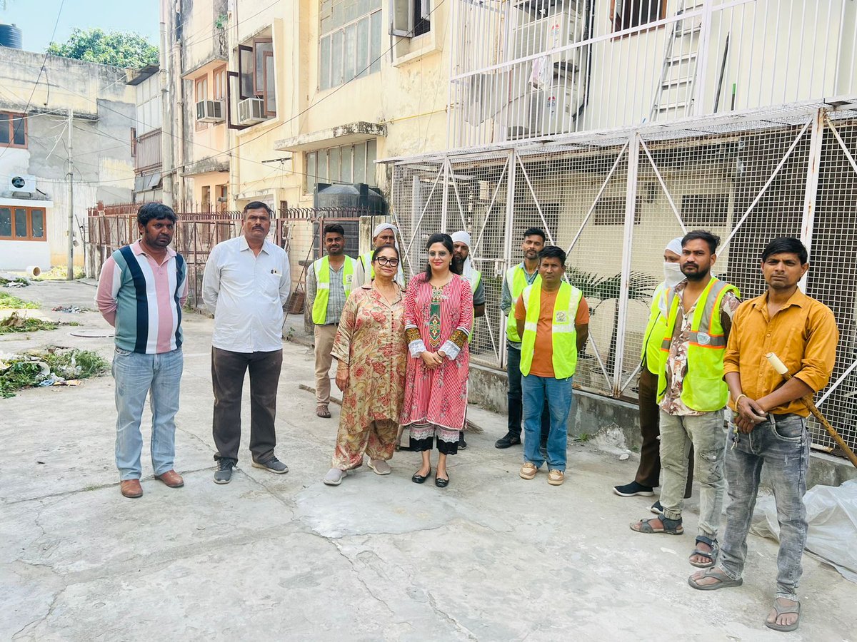 ArtiChawlaBjpRN's tweet image. न्यू राजेंद्र नगर (666–682) की बैक लेन में सफाई कार्य किया गया। 🧹

स्वच्छ और सुव्यवस्थित क्षेत्र के लिए सफाई अभियान निरंतर जारी है।

— डॉ. आरती चावला
निगम पार्षद, वार्ड 141, राजेंद्र नगर

#SwachhtaAbhiyan #BackLaneCleaning #Ward141