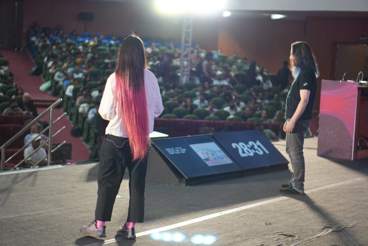 cassandraonjava's tweet image. Keynoted at #GIDS India with @steveonjava amazing, engaged dev community 🇮🇳. Great feedback on our AI-first “prompt, learn, grow” approach. Thanks @MichaelCarducci for the fantastic photos!