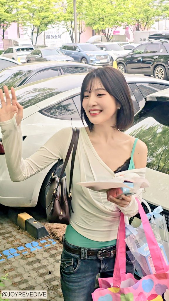 JOYREVEDIVE's tweet image. 260422 💚JOY💚 #조이 #JOY #동물농장