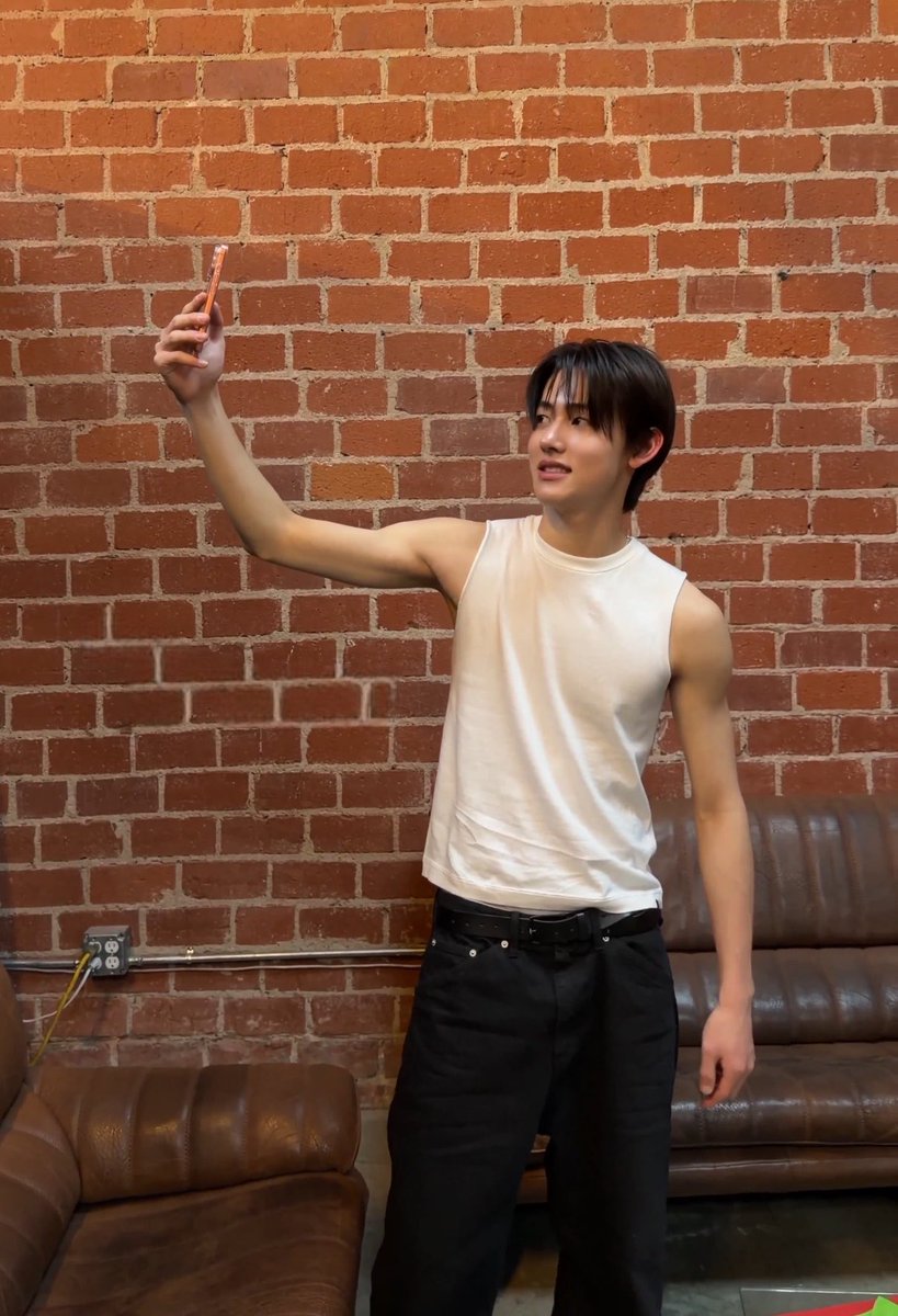 𝙙𝙖𝙣 tweet media