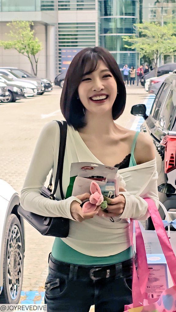 JOYREVEDIVE's tweet image. 260422 💚JOY💚 #조이 #JOY #동물농장