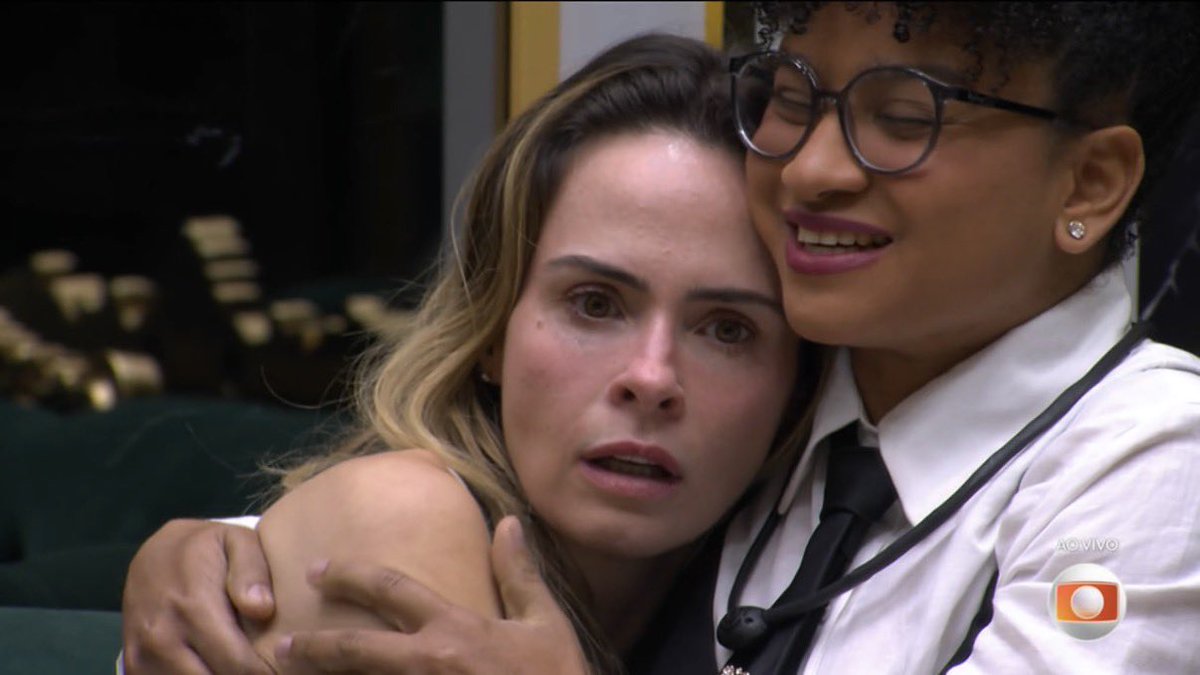 HugoGloss's tweet photo. Acho que nem ela acredita que venceu o programa… #BBB26 https://t.co/lJFUgyj7uC