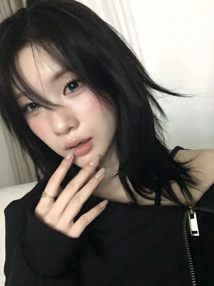 tokkisesang's tweet photo. kalo aku bukan kpopers, terus ada yang bilang mereka kakak adik, aku bakal percaya jir https://t.co/nWTqq5ZeWP