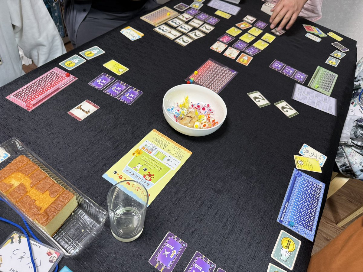 boardgame_guild's tweet photo. 今週末、4/25(土)は今年度初の12時間ボドゲ会💡
最大12時間遊べます！

◾︎スケジュール/参加費
前半：10:00〜16:00 / 1,000円
後半：16:00〜22:00 / 1,000円
※両部参加大歓迎😊

◾︎会場
都営三田線 御成門駅すぐ

持込大歓迎🙌
詳細の確認、申込は以下よりお願いします🙇‍♀️
https://t.co/1DQ5uTmmaU https://t.co/zyaey6S2X2