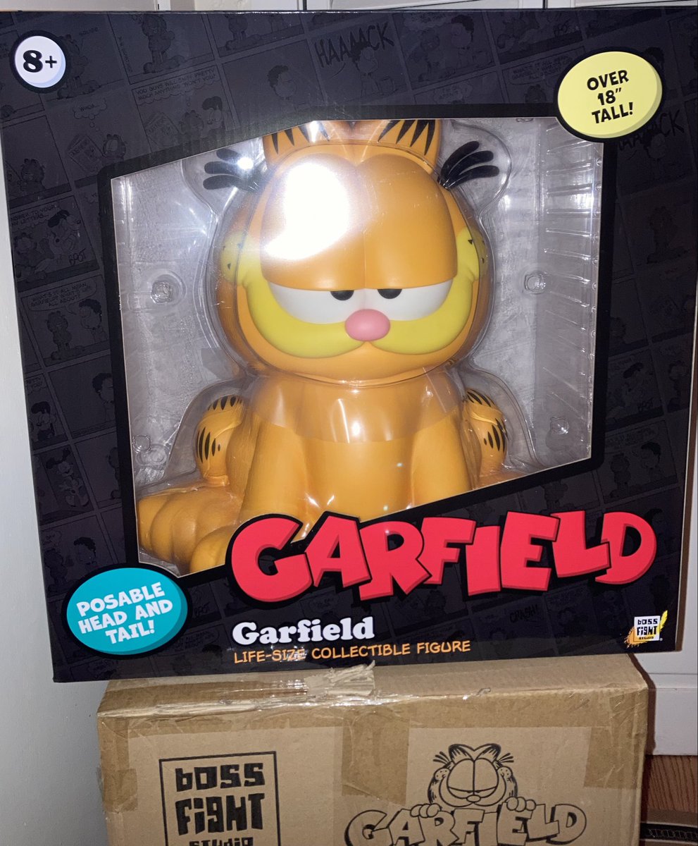 Tmnt4M's tweet image. Here comes #Garfield! @BossFightStudio  Gigantic Garfield arrived tonight. It’s pretty cool! It’s a tiny bit different than the solicitations showed. My constant grip is Boss Fight’s head stripes placement. They never showed box art- it’s nice. Body is hollow. More pics⬇️