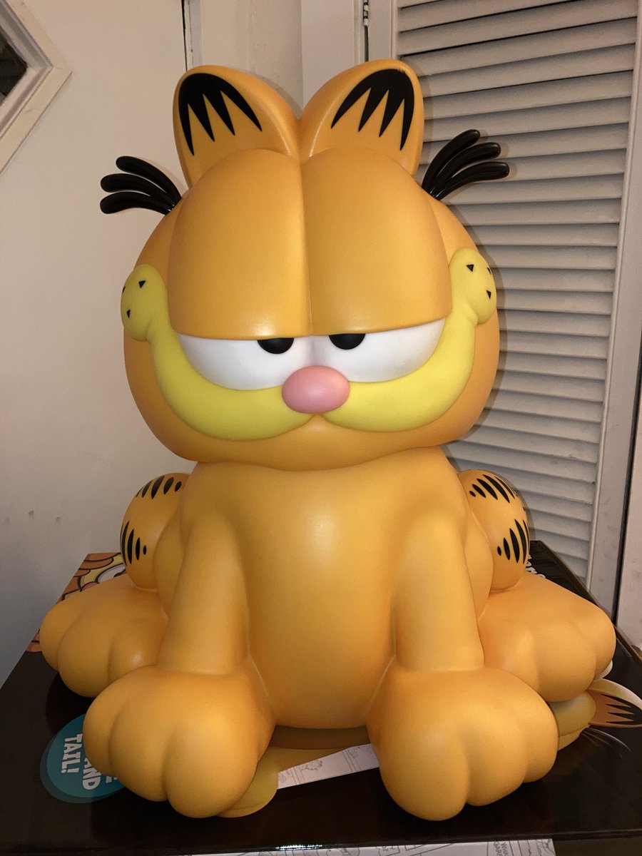 Tmnt4M's tweet image. Here comes #Garfield! @BossFightStudio  Gigantic Garfield arrived tonight. It’s pretty cool! It’s a tiny bit different than the solicitations showed. My constant grip is Boss Fight’s head stripes placement. They never showed box art- it’s nice. Body is hollow. More pics⬇️