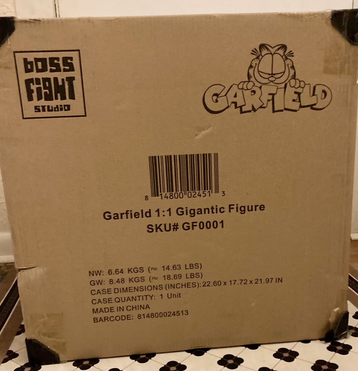 Tmnt4M's tweet image. Here comes #Garfield! @BossFightStudio  Gigantic Garfield arrived tonight. It’s pretty cool! It’s a tiny bit different than the solicitations showed. My constant grip is Boss Fight’s head stripes placement. They never showed box art- it’s nice. Body is hollow. More pics⬇️