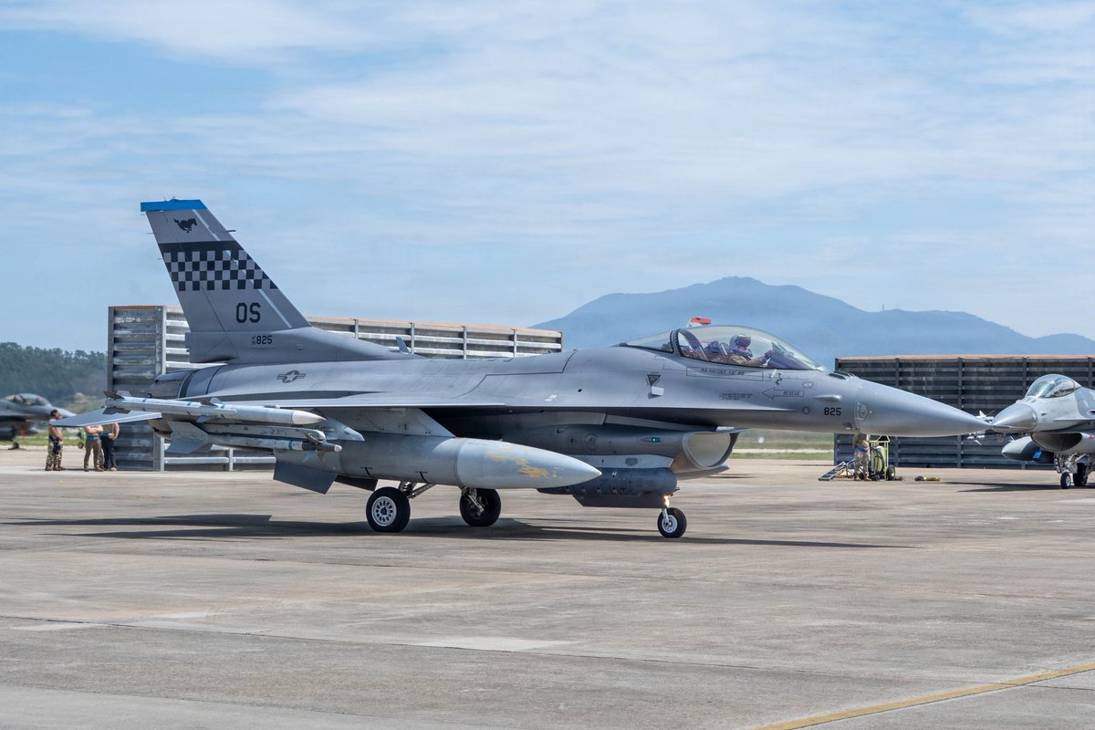 35FS塗装のWW F-16が追加された！ 14FSのCO Birdだった90-0825か。