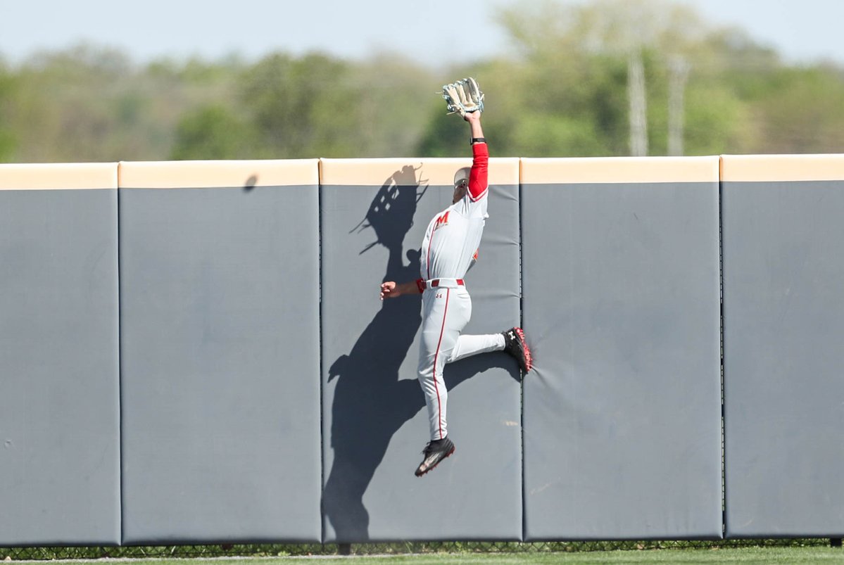 ChuckDouglas_'s tweet image. Freshmen OF Bud Coombs is a HR Thief.
@TerpsBaseball | #DirtyTerps #WebGem