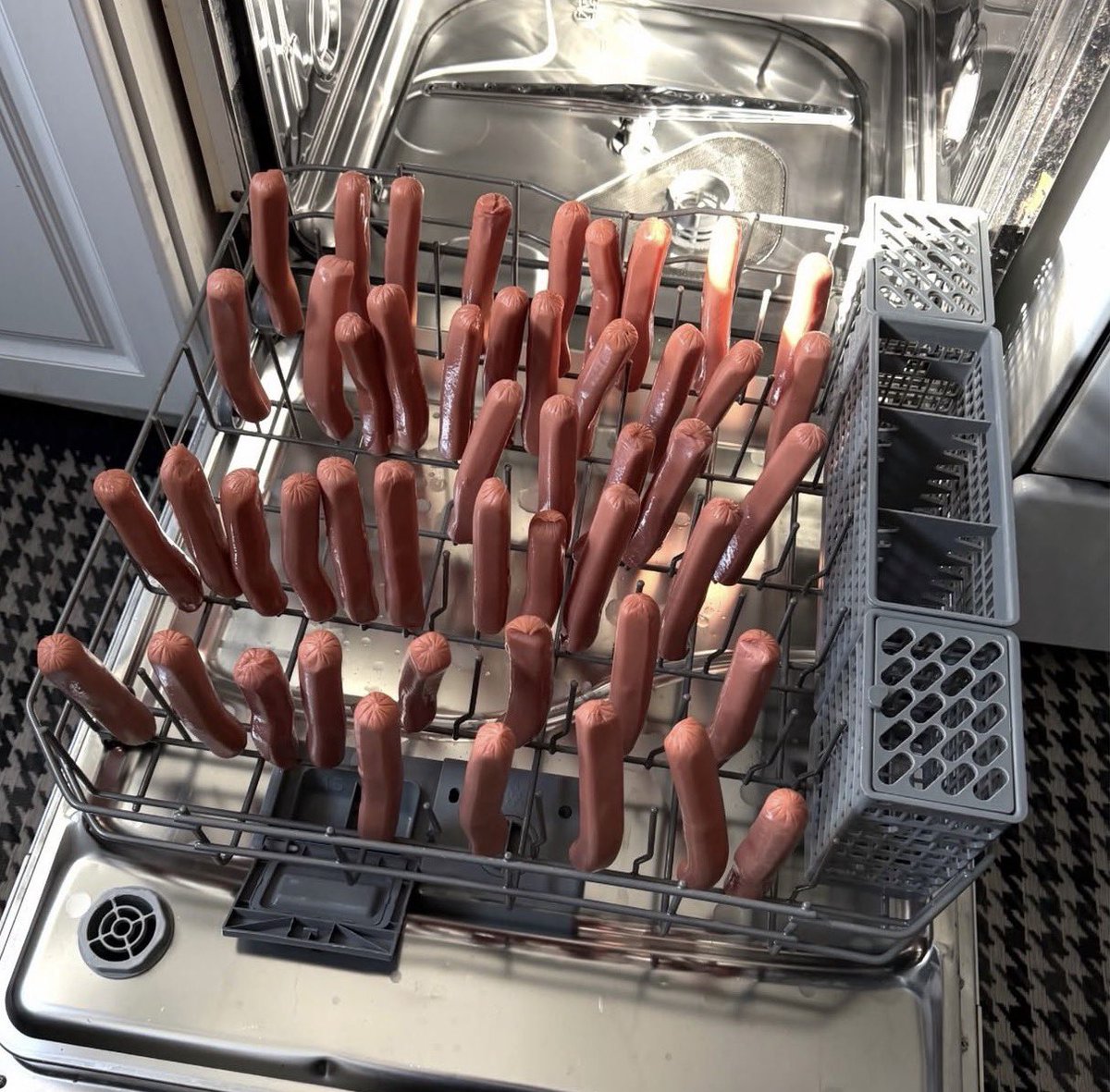 not nemmy 👉👈 🐝 tweet media