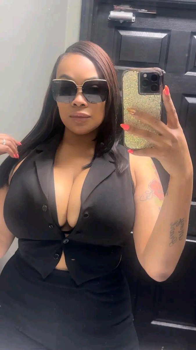 the_real_Monica tweet media