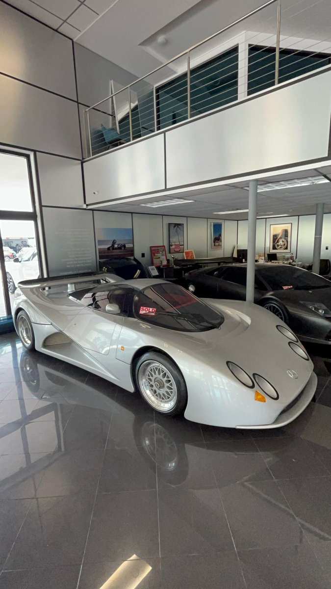 Retromania4ever's tweet image. 1995 Lotec C1000
Developed by the German manufacturer Lotec in collaboration with #Mercedes
5.6-liter twin-turbocharged Mercedes V8. 
1,000 hp, Top speed 268 mph. 
(Only one example was ever produced, commissioned by a member of the #Dubai Royal Family🇦🇪) @K_AlQubaisi_