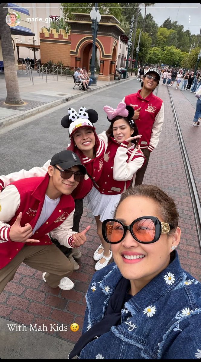 Zyravern_'s tweet image. Tita Chu and her kiddos enjoying Disneyland today! 🥰💕

#KyleEcharri | #AcBonifacio
#DarrenEspanto | #AlexaIlacad