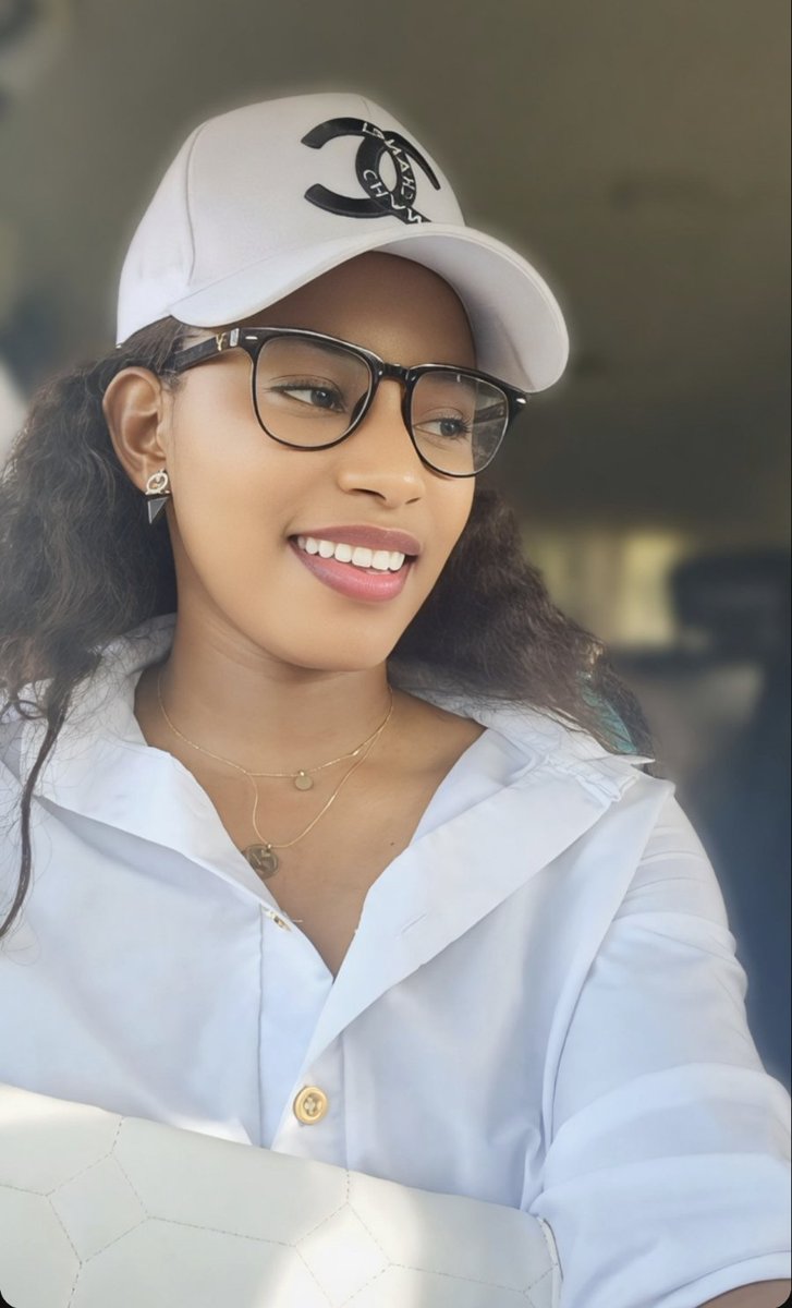 lizz Bae tweet media