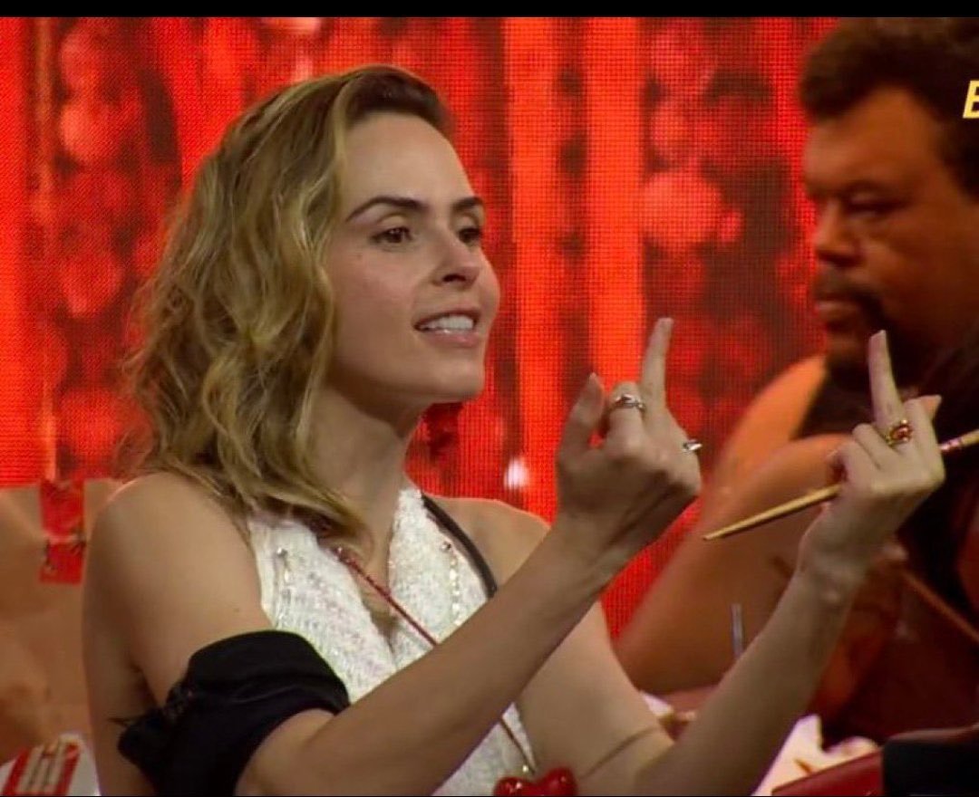 vanessa_ph2's tweet photo. @bielfazendeiro @KikihenriCr Vai dormi amanhã é outro dia
DERROTADO https://t.co/x9NaqGWWNC