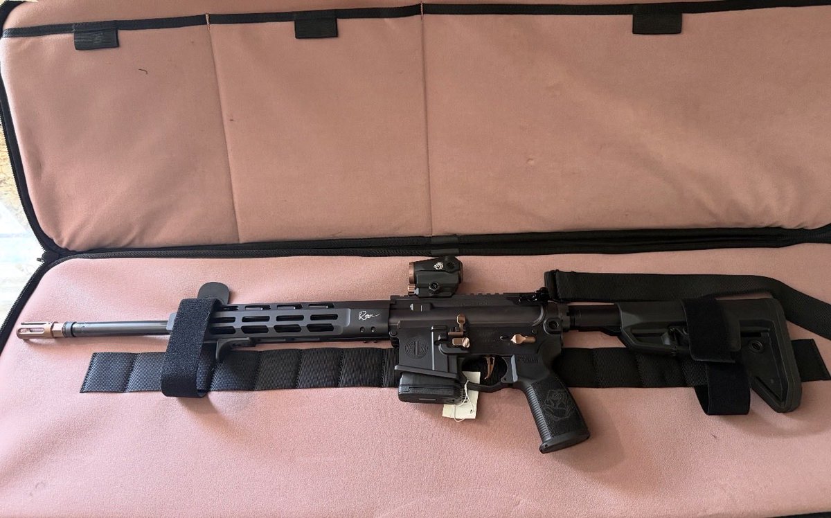 AverageHunter's tweet photo. @LenaMiculek Did not disappoint! Iβm an #FFL and have been wanting this for a while now! @sigsauerinc and @LenaMiculek Did not disappoint πΊπΈ Go grab yourself one of these πͺ #guns #edc #usa #freedom #sigrose #rose https://t.co/9TDljAyvNM