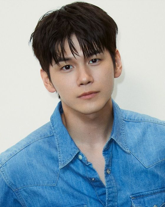 #OngSeongwu is now confirmed to star in upcoming occult romance drama adapted from movie #Spellbound. He joins #ParkEunbin and #YangSejong as leads, and will be playing a hotel CEO who seems cold but is a warm friend to Park's character

naver.me/I5wo6mFo #KoreanUpdates RZ