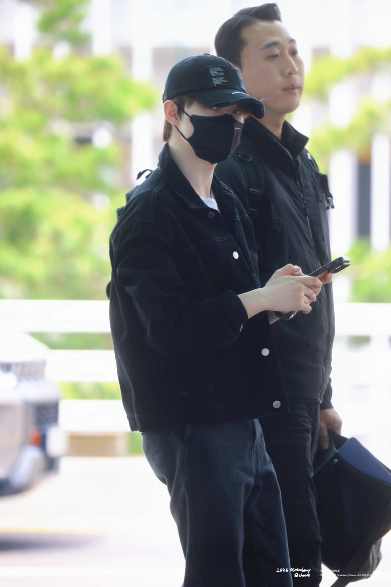 𝐒𝐭𝐫𝐚𝐰𝐛𝐞𝐫𝐫𝐲𝐂𝐡𝐞𝐞𝐬𝐞. tweet media