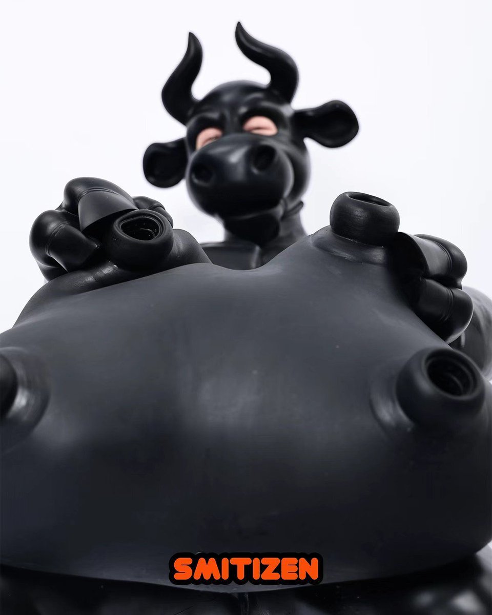 Smitizen's tweet photo. You’ve seen transformations before.
Not like this. 🐄

#smitizen #cow #weirdcore #cosplay #wtf #viral #fyp #mask #transformation #oddlyterrifying https://t.co/EAP8p3dMxQ