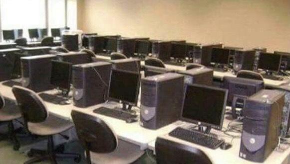Today’s kids will never know how big of a deal 
 it was to go to the computer lab😭😭